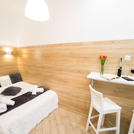 Mini Economy Apartments- Filatova 10 Lviv Exterior photo