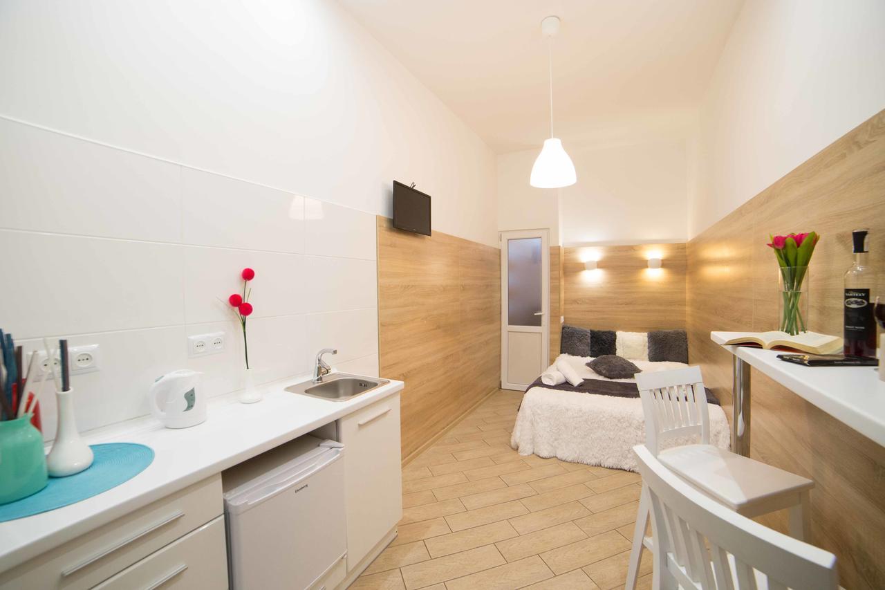 Mini Economy Apartments- Filatova 10 Lviv Exterior photo
